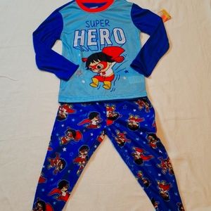 Ryan's world. Boys pajamas/sleepwear.long sleeves.